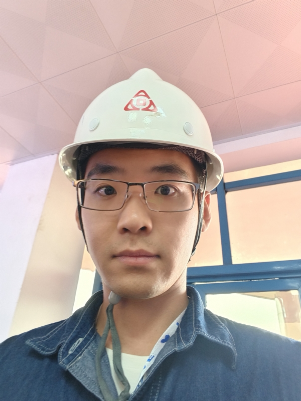 何鹏宇的第二张照片--河南交友中心